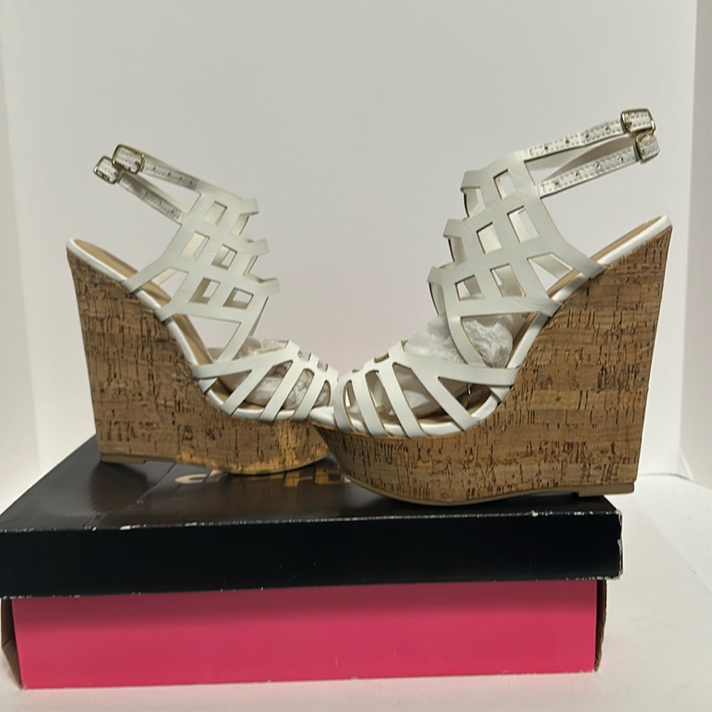 NWOT Charlotte Russe White Wedges Size 6